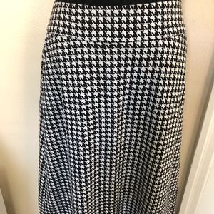 Cabi Houndstooth Skirt